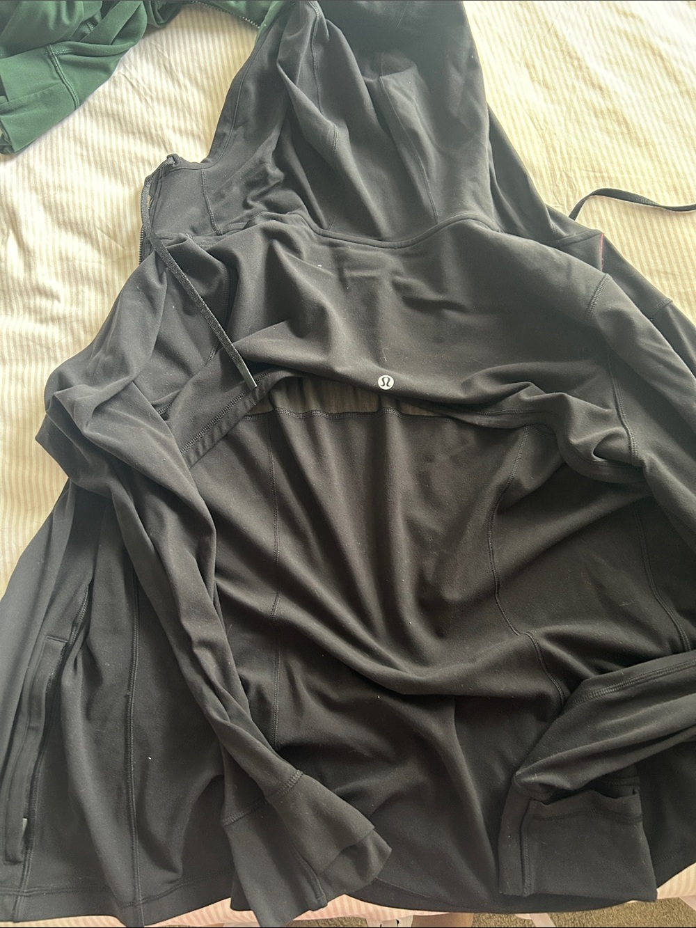 Lululemon Black Hooded define Jacket size 14 - Picture 2 of 3